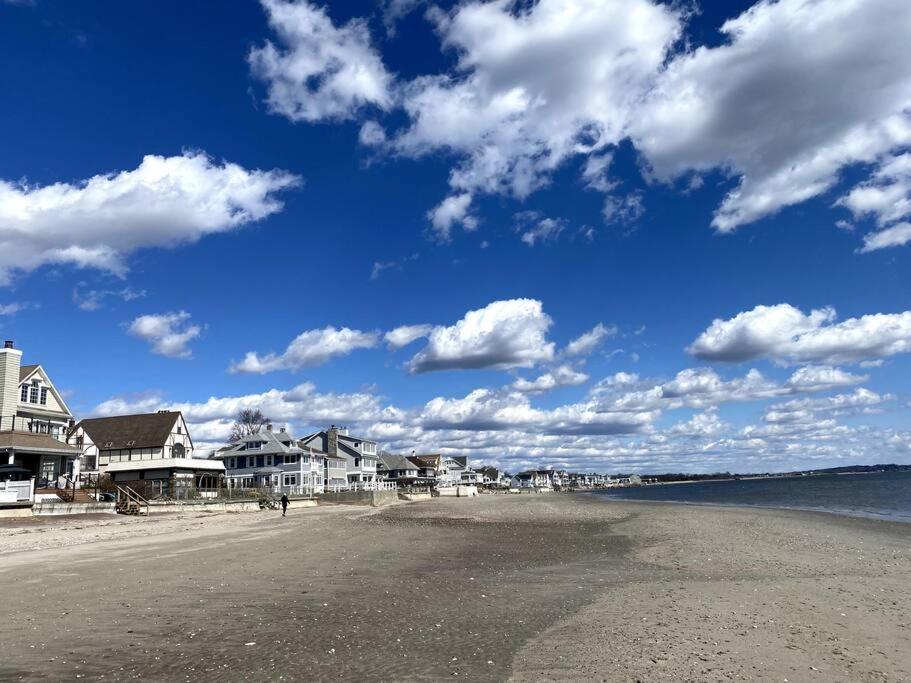 Pet Friendly Milford Beachfront Home Stratford Exterior photo