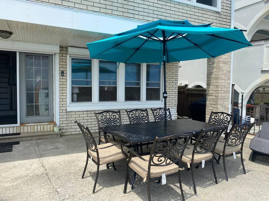 Pet Friendly Milford Beachfront Home Stratford Exterior photo